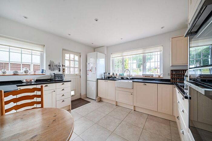 4 Bedroom Detached House For Sale In Hayes Lane, Wimborne, BH21