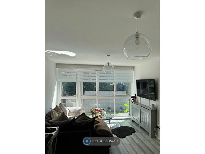 1 Bedroom Bungalow To Rent In Hervey Road, London, SE3