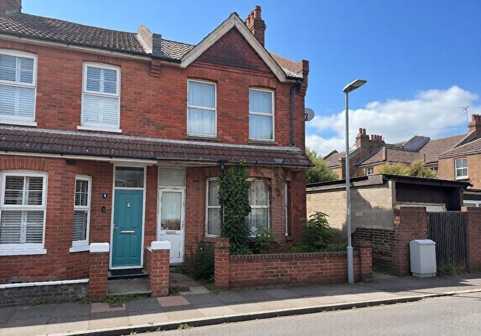 2 Bedroom End Of Terrace House For Sale In Avondale Road, Eastbourne, East Sussex, BN22
