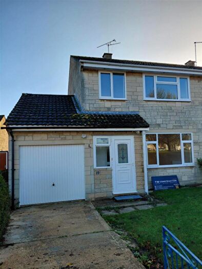 Semi-Detached House To Rent In Pembroke Green, Malmesbury, SN16