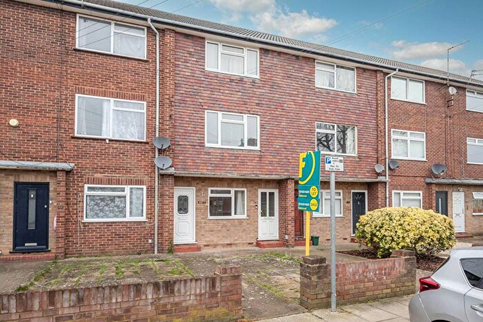 2 Bedroom Maisonette To Rent In Rydal Way, South Ruislip, Ruislip, HA4