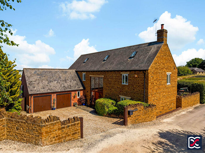 4 Bedroom Detached House For Sale In Linden Barn, Kettle Close, Grimscote, West Northamptonshire, NN12