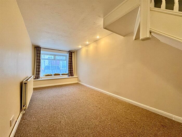 2 Bedroom End Of Terrace House To Rent In Eversley Road, Bexhill-On-Sea, TN40