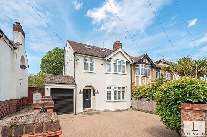 4 Bedroom Semi-Detached House For Sale In Swakeleys Road, Ickenham, UB10