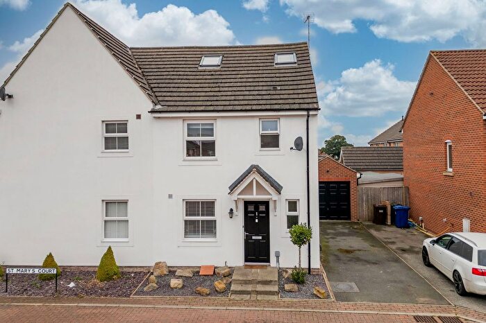 4 Bedroom Semi-detached House For Sale In St. Marys Court, Hambleton, Selby, YO8