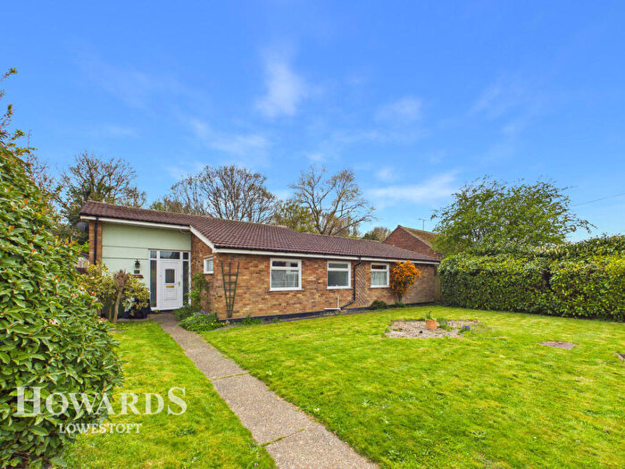 3 Bedroom Detached Bungalow For Sale In Sands Lane, Oulton Broad, NR32
