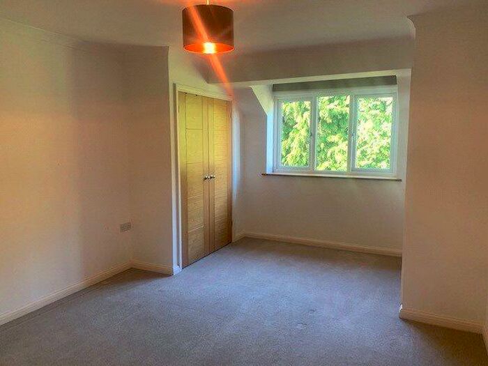 2 Bedroom Apartment To Rent In Ambleside, Croydon Road, CR3