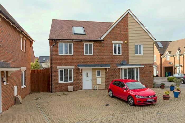 3 Bedroom Detached House To Rent In Redwing Avenue, Iwade, Sittingbourne, Kent ME9