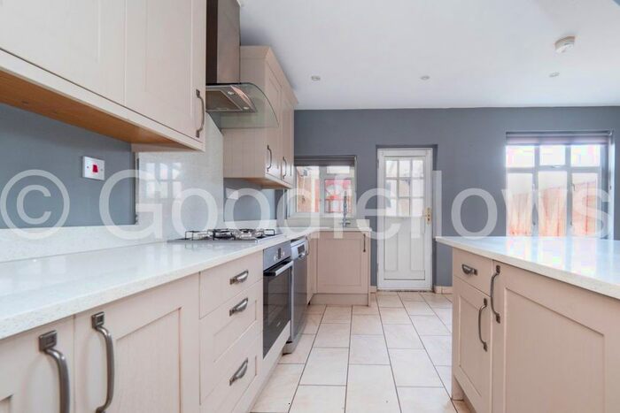 2 Bedroom Semi-Detached House To Rent In Collingwood Road, Sutton, SM1