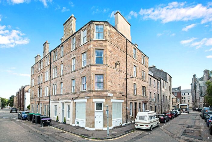 2 Bedroom Flat For Sale In / Sciennes House Place, Edinburgh, EH9