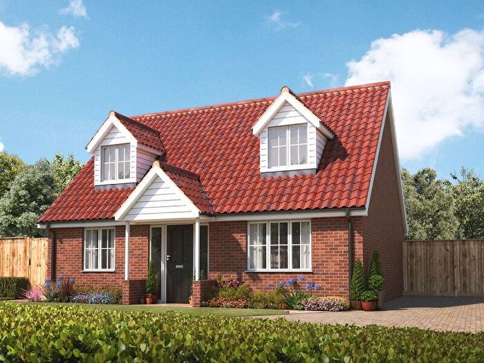 3 Bedroom Chalet For Sale In Norwich Road, Watton, Norfolk, IP25