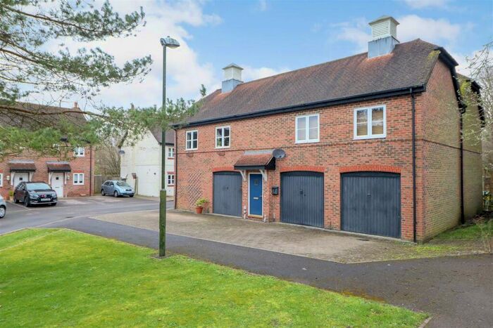 1 Bedroom Flat For Sale In Holders Close, Billingshurst, RH14