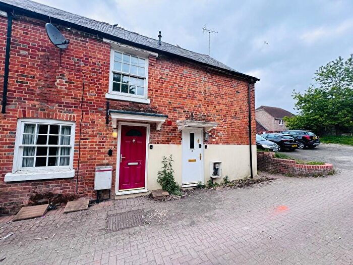 1 Bedroom Terraced House To Rent In High Street, RG17