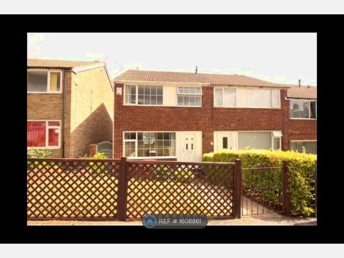 3 Bedroom End Of Terrace House To Rent In Tennyson Street, Pudsey, LS28