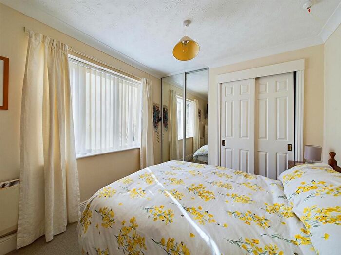 2 Bedroom Apartment For Sale In Village Court, Whitley Bay, NE26