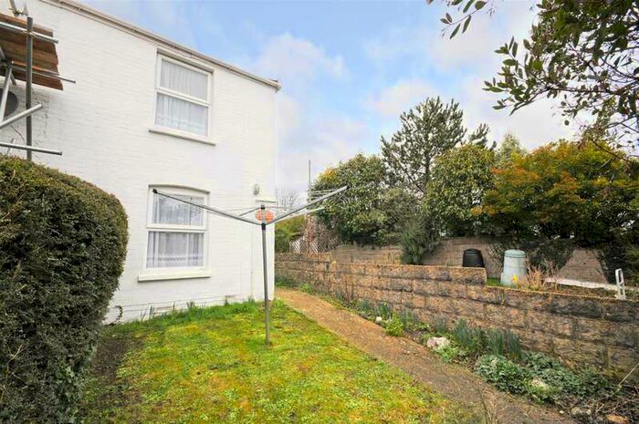 2 Bedroom Cottage To Rent In Carisbrooke, Isle Of Wight, PO30