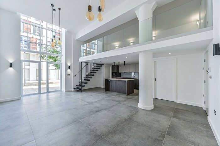 2 Bedroom Flat For Sale In Clapham Road, Oval, London, SW9