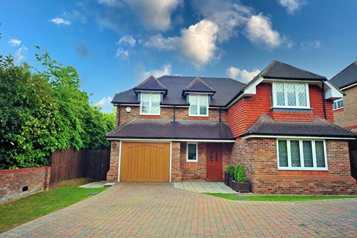 5 Bedroom Detached House To Rent In Goodyers Avenue, Radlett, Hertfordshire, WD7