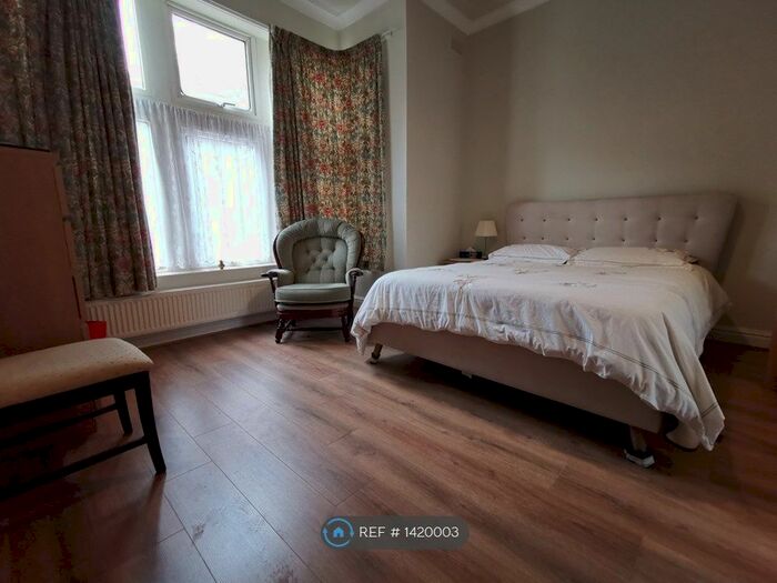 3 Bedroom Flat To Rent In Sandown Road, Leicester, LE2