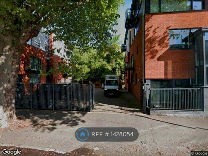 3 Bedroom Semi-Detached House To Rent In Friars Court, The Park, Nottingham, NG7