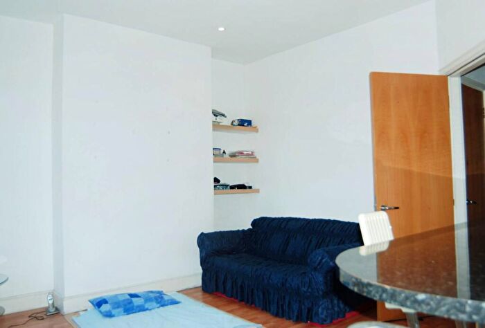 1 Bedroom Flat To Rent In Barking Road, Canning Town, London, E16