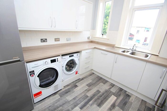 2 Bedroom Flat To Rent In Carresbrook Avenue, Kirkintilloch, G66