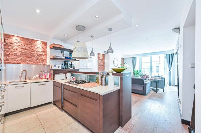 3 Bedroom Flat To Rent In Priory Road, West Hampstead, London, NW6