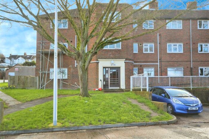 2 Bedroom Flat To Rent In Cordelia Crescent, Rochester, Kent, ME1