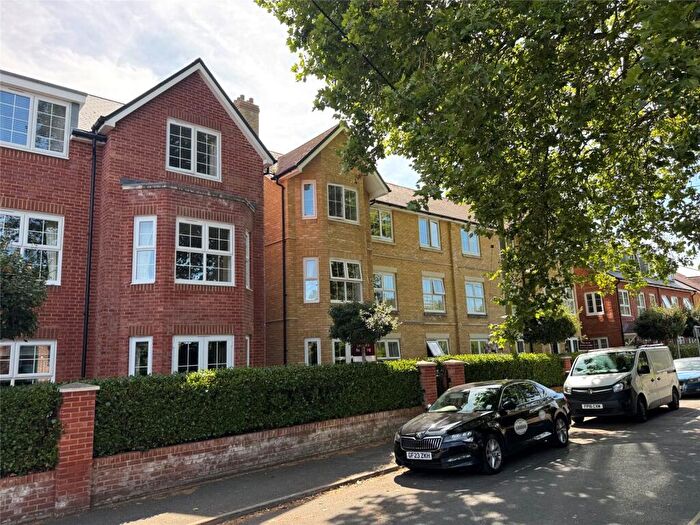1 Bedroom Apartment For Sale In Knights Lodge, North Close, Lymington, Hampshire, SO41