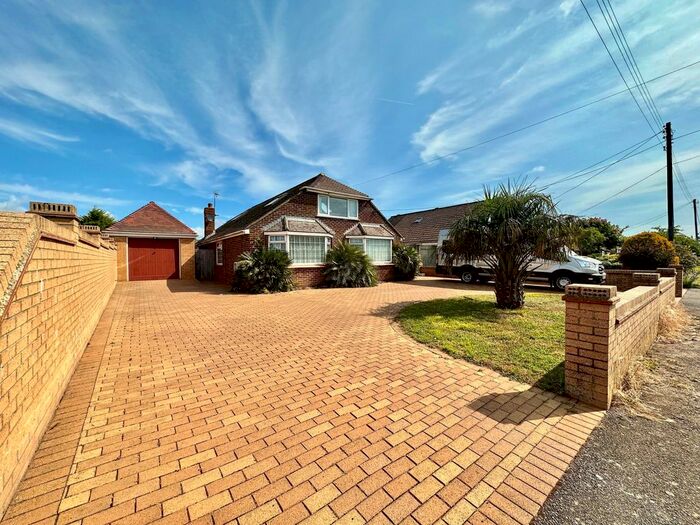 4 Bedroom Detached House To Rent In Old Dover Road, Capel-Le-Ferne, CT18