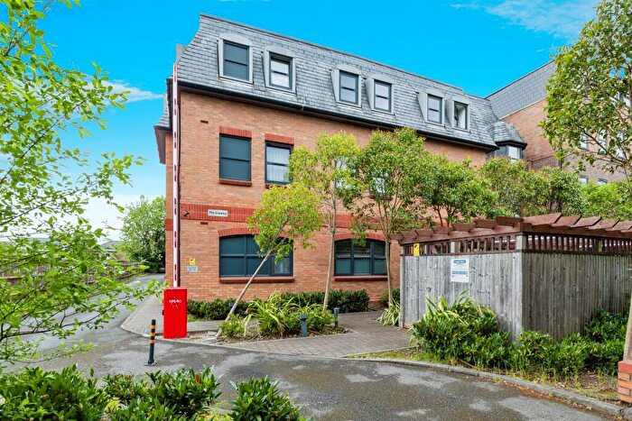 2 Bedroom Apartment For Sale In The Grove, Slough, SL1