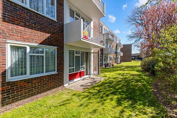 2 Bedroom Flat For Sale In Jupps Lane, Goring-By-Sea, BN12