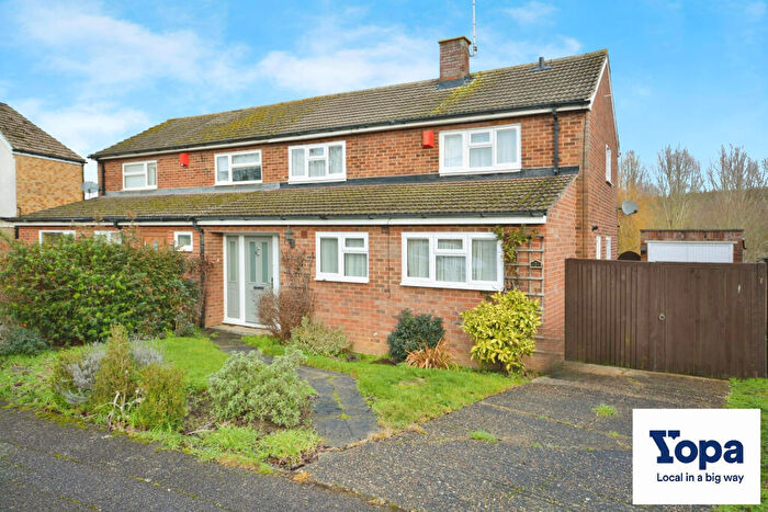 3 Bedroom Semi Detached House For Sale In Lammas Road, Hertford, SG14