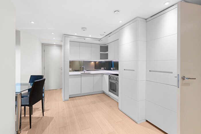 2 Bedroom Flat To Rent In Seven Sisters Road, London, N7