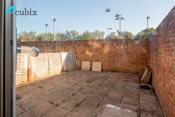 5 Bedroom Flat To Rent In Lovelinch Close, London, SE15