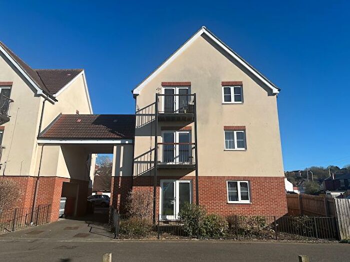 1 Bedroom Flat To Rent In The Moorings, Swindon, SN1