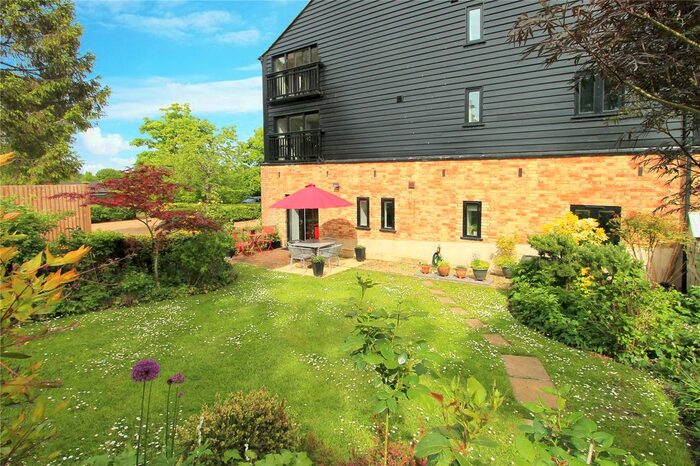 2 Bedroom Flat For Sale In Chine Farm Place, Main Road, Knockholt, Kent, TN14