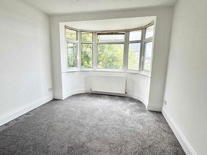 3 Bedroom Maisonette To Rent In Holmesdale Road, London, SE25