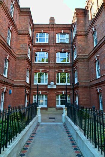 4 Bedroom Flat To Rent In Queen's Club Gardens, London, W14