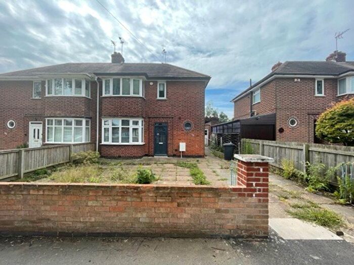 3 Bedroom Semi Detached House To Rent In Buckminster Road, Leicester, LE3