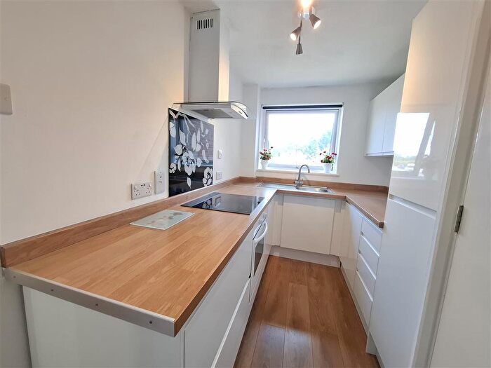 1 Bedroom Apartment To Rent In Valley Green, Hemel Hempstead, HP2