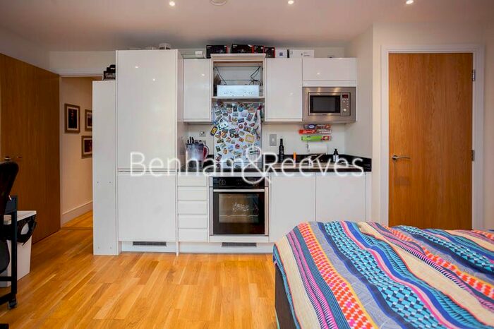Studio To Rent In Keymer Place, Canary Gateway, E14