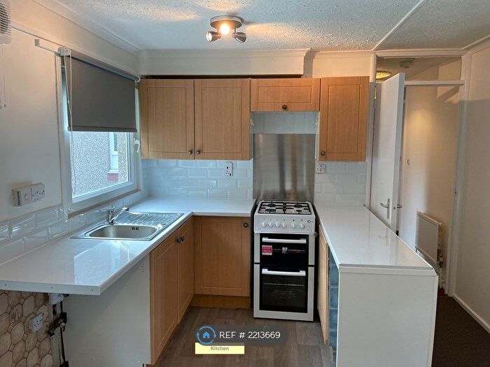 2 Bedroom Flat To Rent In Daybrook, Nottingham, NG5