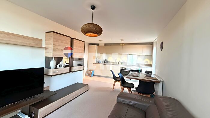 2 Bedroom Flat To Rent In Exeter Road, London, E16