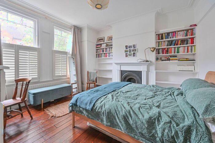 2 Bedroom Flat To Rent In Brading Road, Brixton Hill, London, SW2