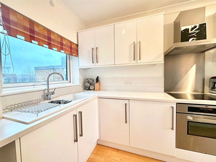 1 Bedroom Flat To Rent In Neald Court, Wimbledon, SW19