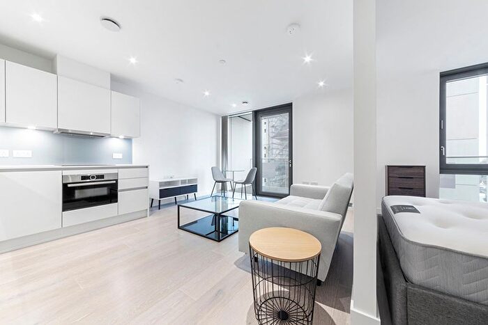 Studio To Rent In City North Place, Finsbury Park, N4