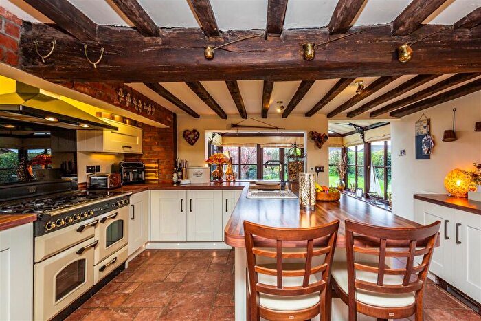 3 Bedroom Detached House For Sale In High Street, East Ferry, DN21