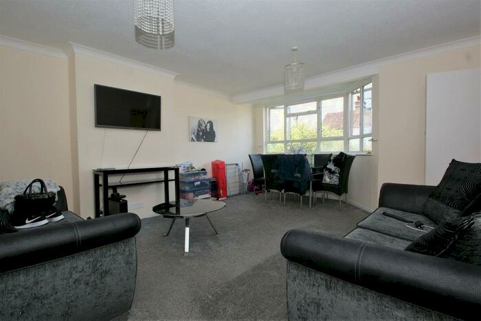 2 Bedroom Maisonette To Rent In Rectory Road, Grays, RM17