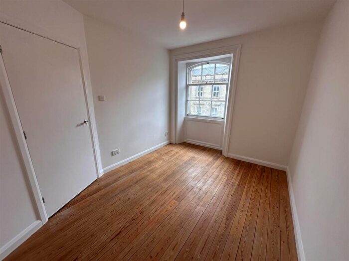 2 Bedroom Flat To Rent In Byram Court, Huddersfield, HD1